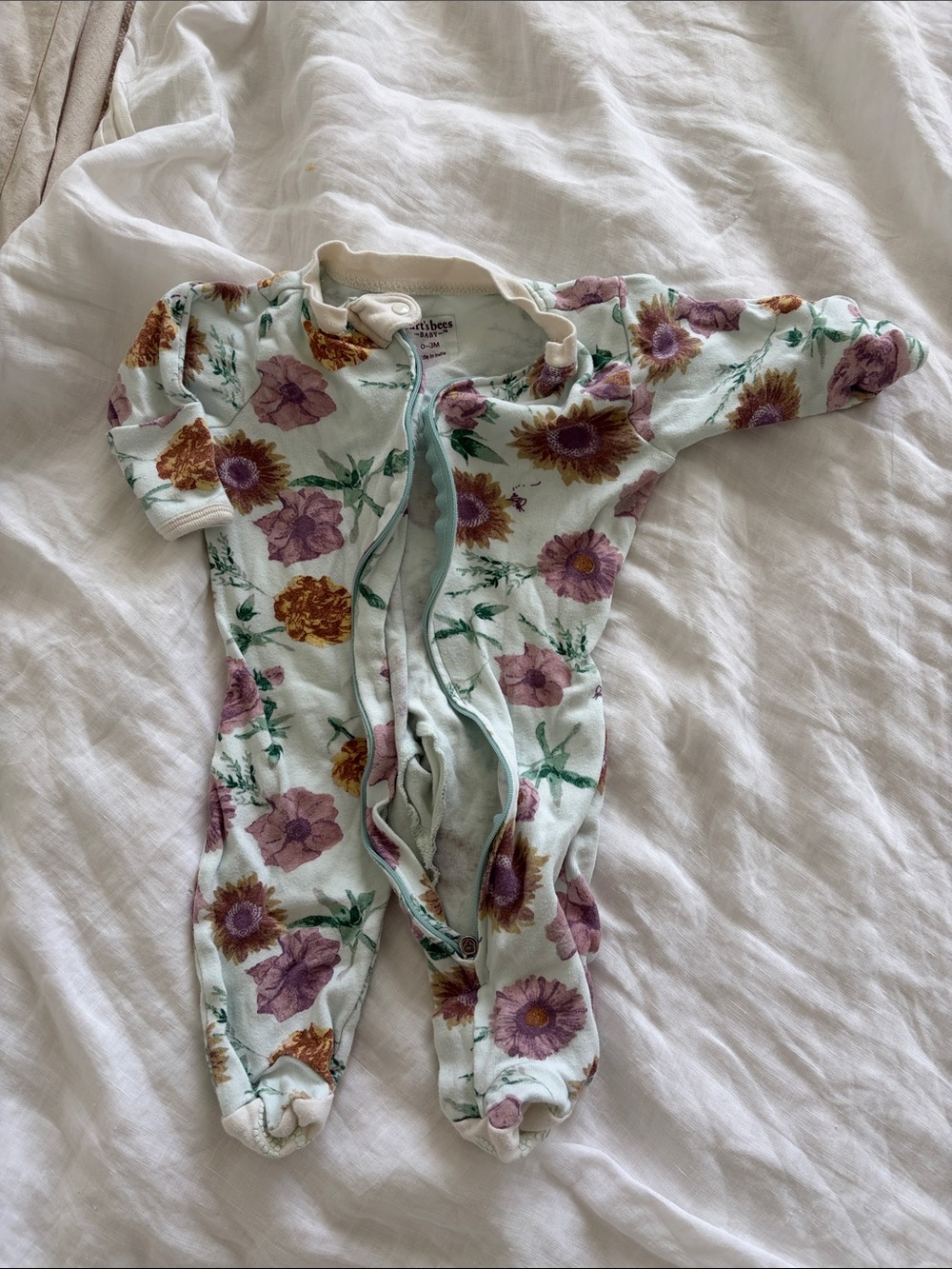Floral Zip-Front Baby pajamas. Organic cotton.